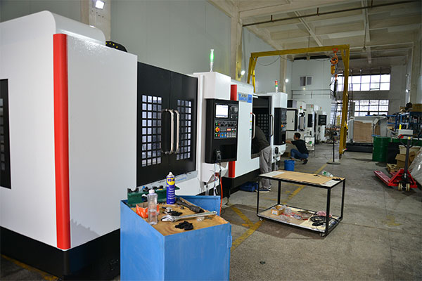 CNC模具雕銑機 CNC模具雕銑機